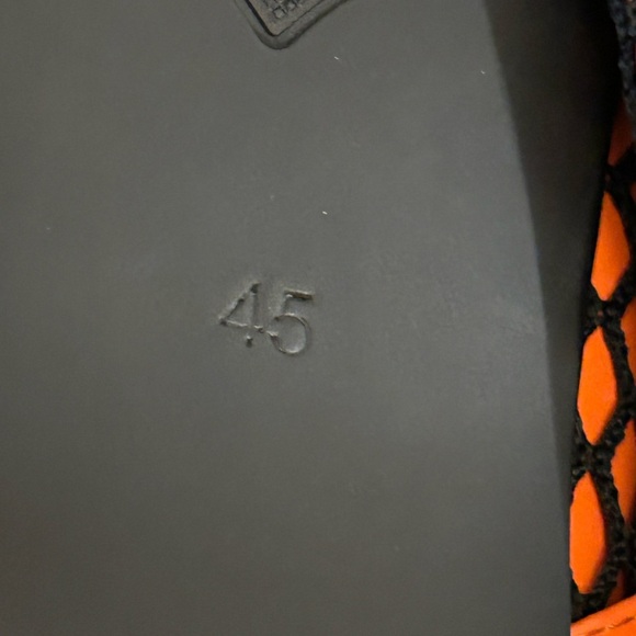 Megnarcm Black Round Toe flats With An Orange Patent Leather Trim - Picture 10 of 12